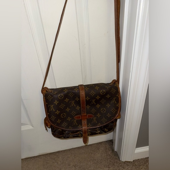 vintage Louis Vuitton SAUMUR 30 MONOGRAM - Picture 3 of 16